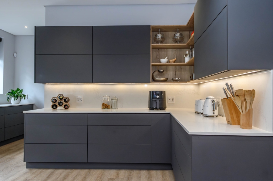 4 Bedroom Property for Sale in Summerstrand Eastern Cape